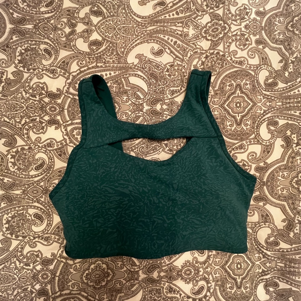 Lululemon cropped tank bra